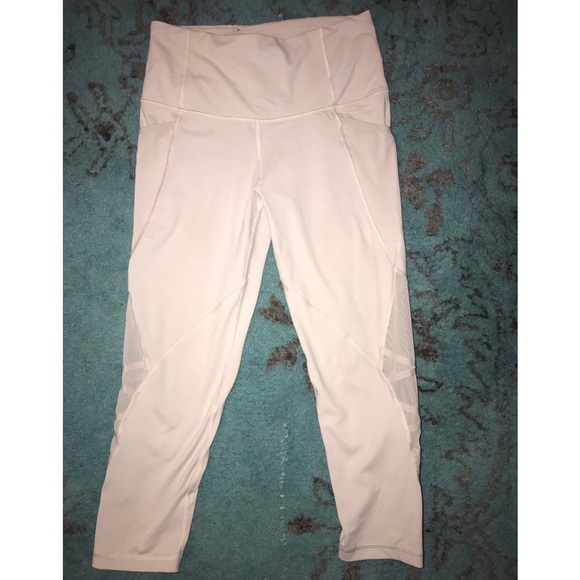 VICTORIA SPORT BLUSH CROPPED MESH LEGGINGS - Picture 2 of 4